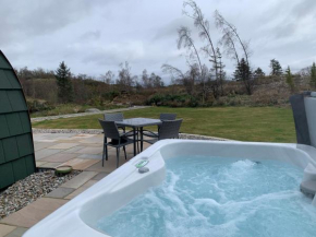 Tawny Owl Pod with Hot Tub